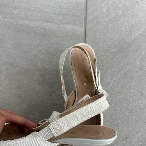 Dior White Textured Slingback Pointed Heels with Bow - Picture 3 of 4